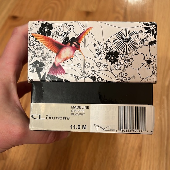 NWT CL by Laundry Black, White and Green Heels - Picture 8 of 8